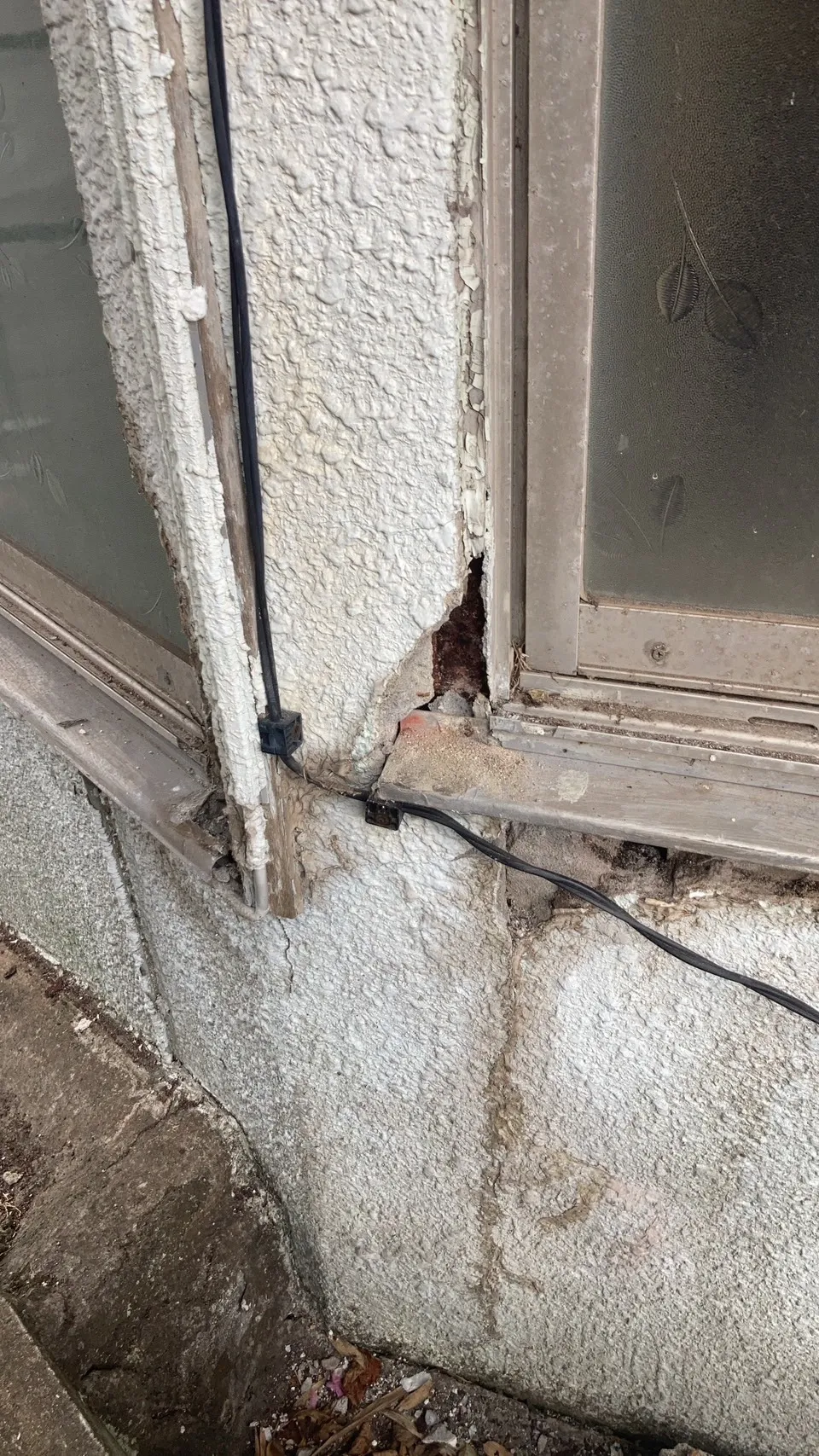 【大分】この症状を放置すると危険⚠️外壁のひび割れ・剥がれが引き起こすトラブルとは💥