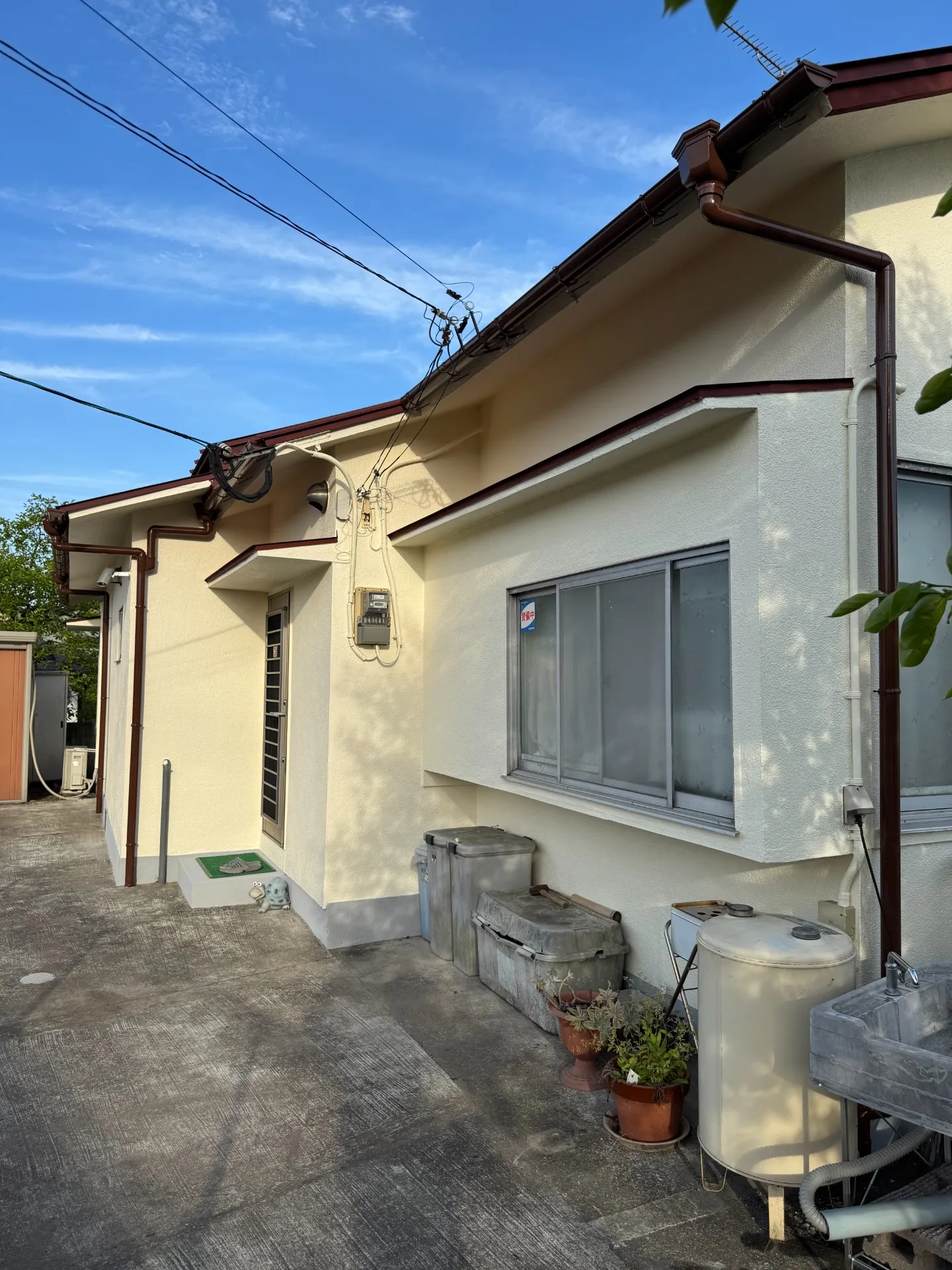 【由布市】外壁塗装＋ひび割れ補修工事｜ドライフレックスで耐久性アップ！【おんせんぺいんと施工事例】