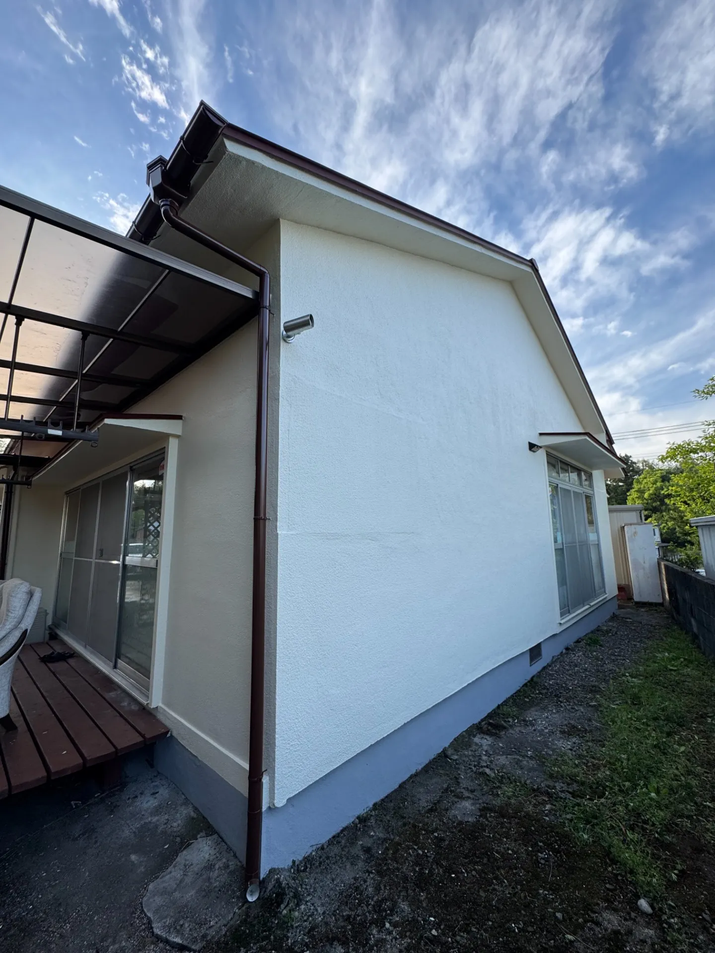 【由布市】外壁塗装+ひび割れ補修工事|ドライフレックスで耐久性アップ!【おんせんぺいんと施工事例】