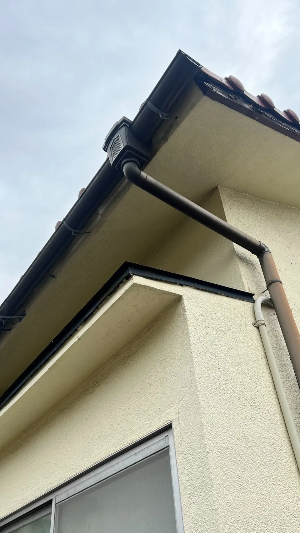 【由布市】外壁塗装+ひび割れ補修工事|ドライフレックスで耐久性アップ!【おんせんぺいんと施工事例】