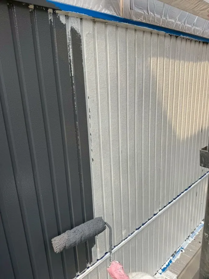 【由布市】2色のシックカラーで新築級に!外壁塗装リフォーム事例