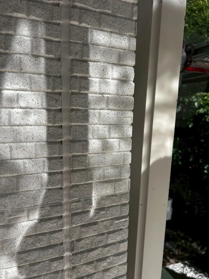 【由布市】爽やかなブルー×ホワイトで“新築級”の外観に!外壁塗装リフォーム事例