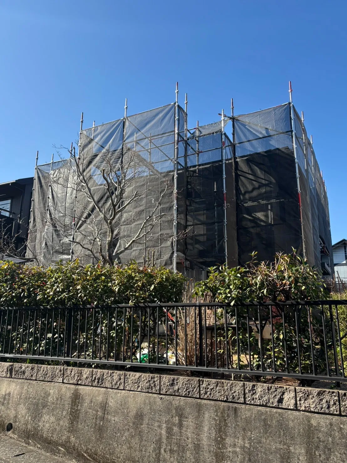 【由布市で外壁塗装着工】足場組立・高圧洗浄スタートしました！｜大分市・竹田市も対応中🏠✨