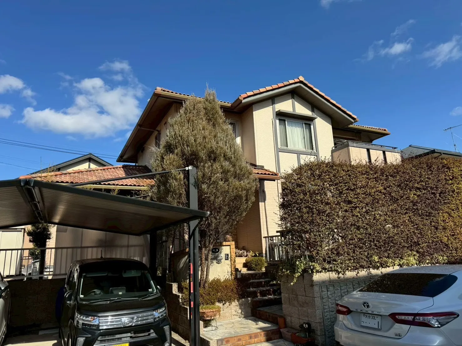 【由布市 外壁塗装】|🌸ツートンカラーでここまで変わる!高級感ある外観に生まれ変わった実例🌸