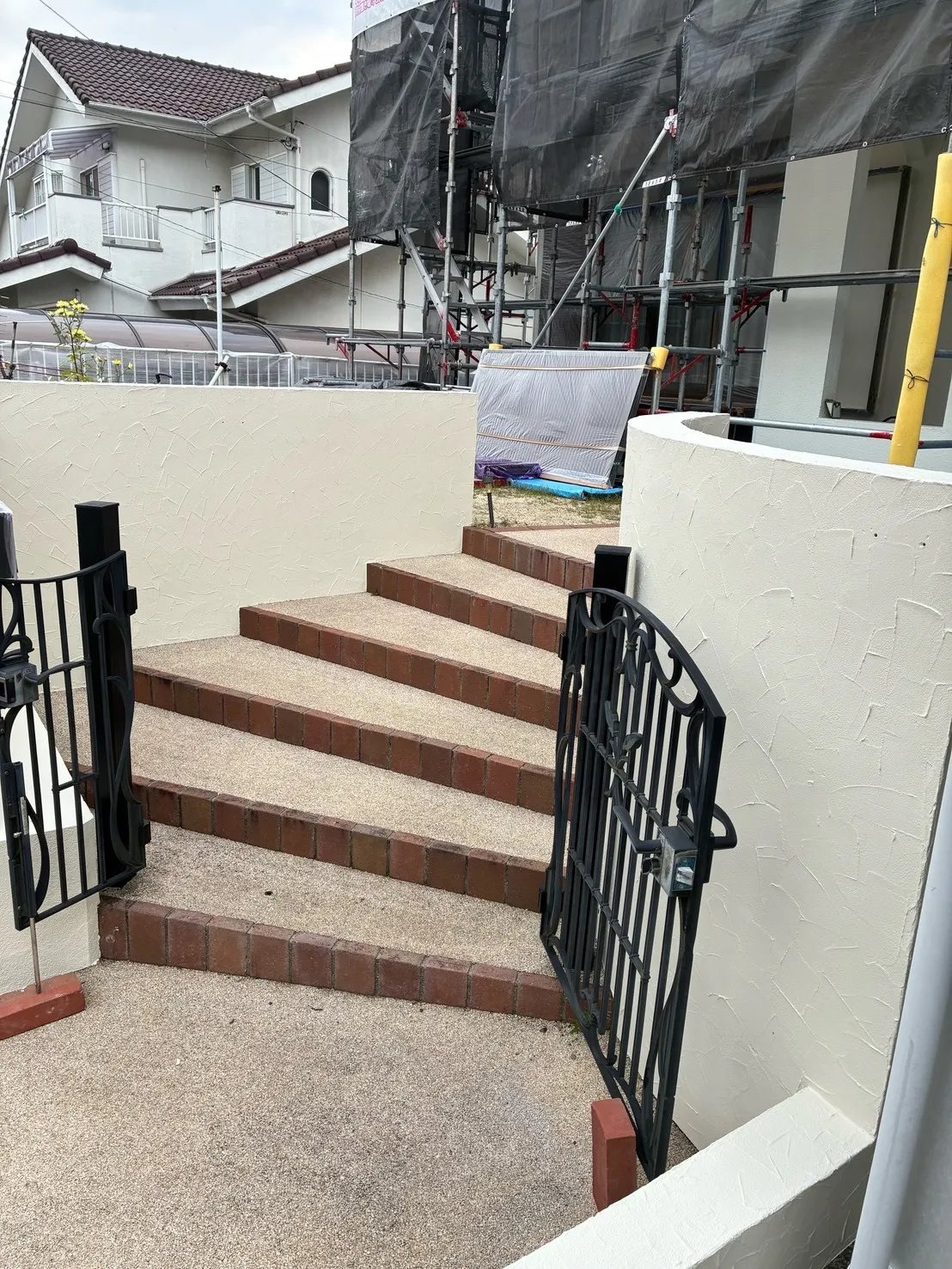 【お客様の声】屋根・外壁・塀・門扉まできれいに✨細かな部分まで丁寧な塗装工事😊
