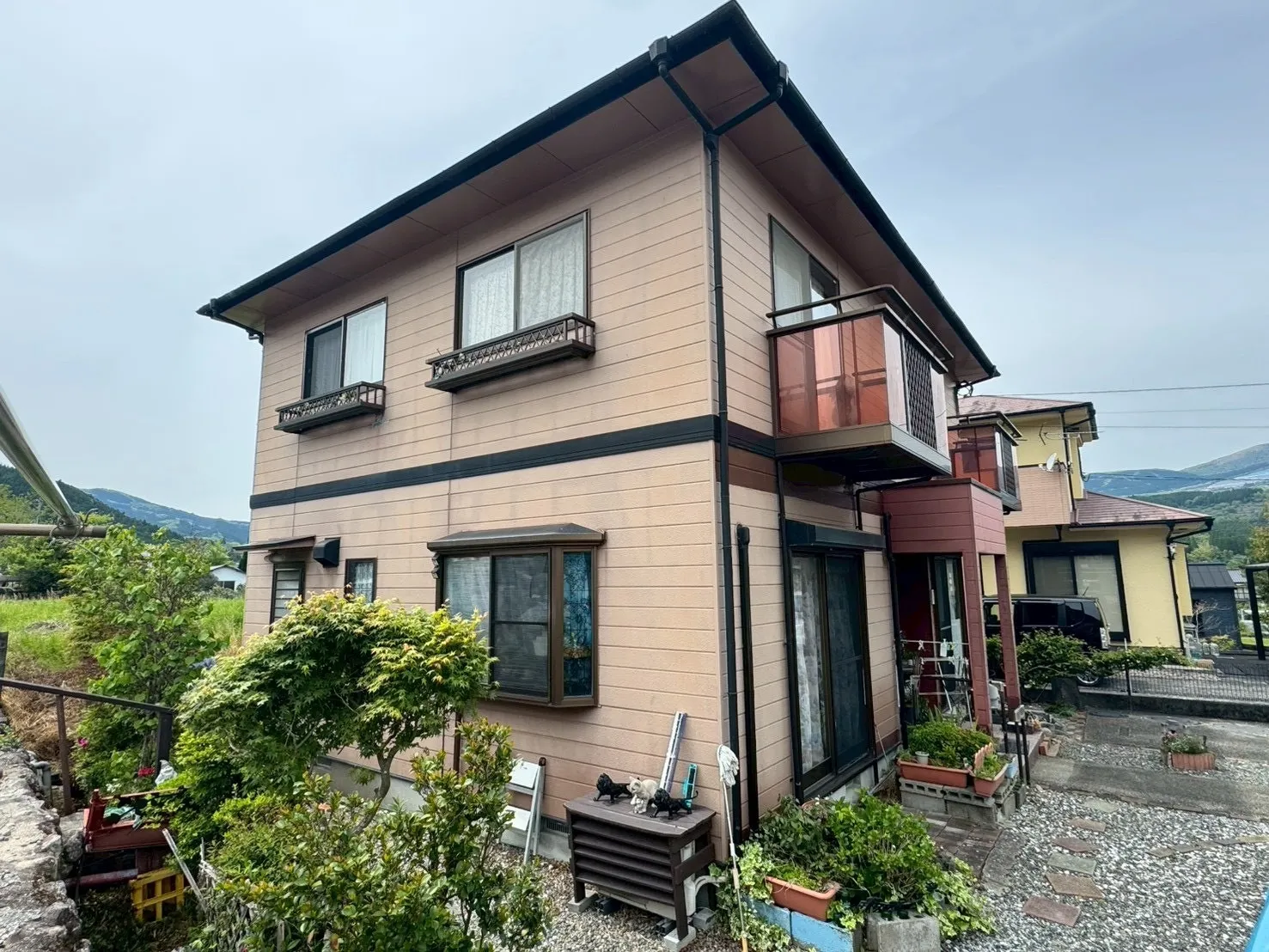 【竹田市】淡いピンクから深みのあるネイビーへ|外壁塗装ビフォーアフター🏠✨